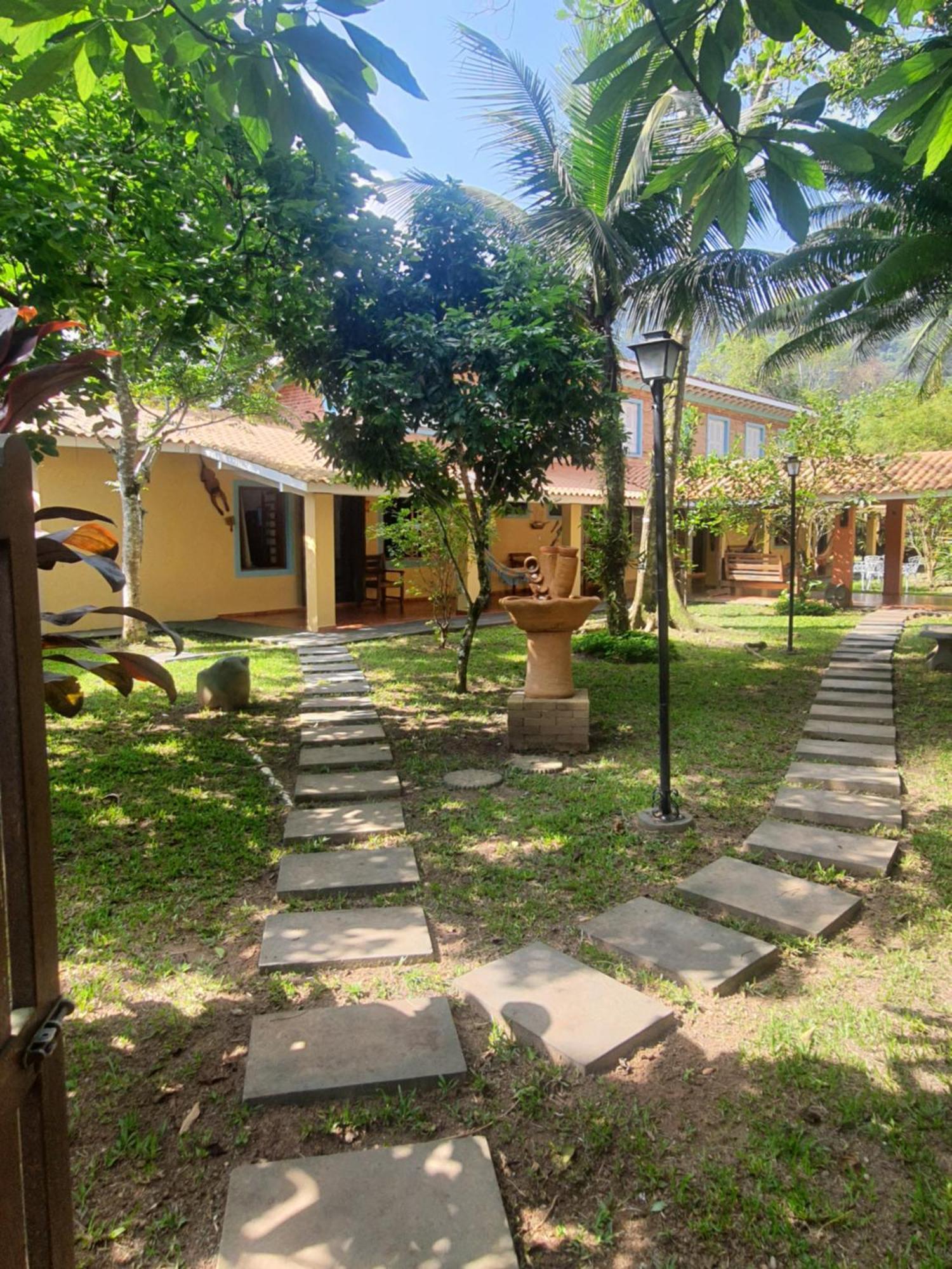 Suites Quintal De Lazaro 6 우바투바 외부 사진